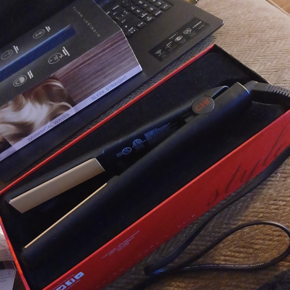 BRAND NEW STRAIGHTNER BY MIDNIGHT MATTE, HIGH QUILTY PLUS MANY MORE!!! - Picture 6 of 16